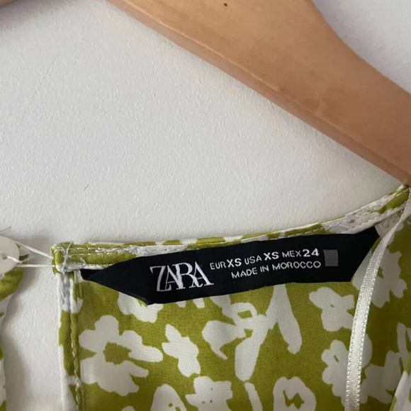 Zara  Satin Effect Ruffle V Neck Mini Dress Green White Floral Size XS - Picture 10 of 11